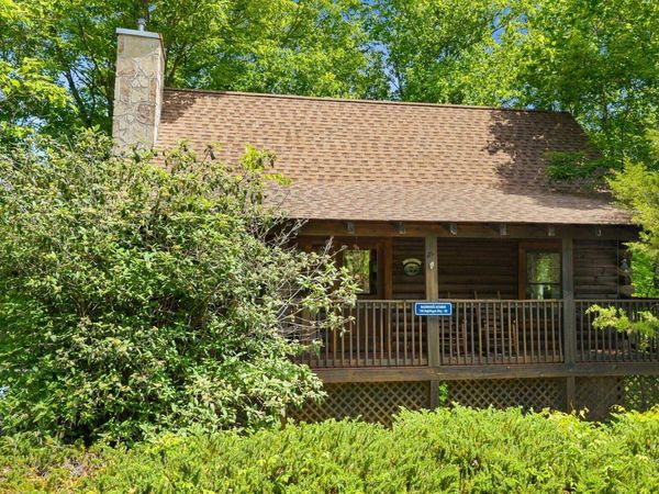 746 Nighthawk Way, Pigeon Forge, TN 37863