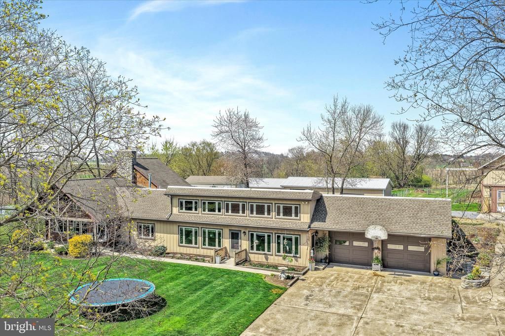 219 OLD MILL ROAD , NEWMANSTOWN, PA 17073