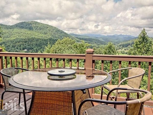 100 Corinth Lane, Mountain City, GA 30525