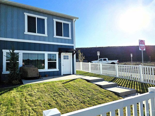 1215 Edington Ave, Moscow, ID 83834