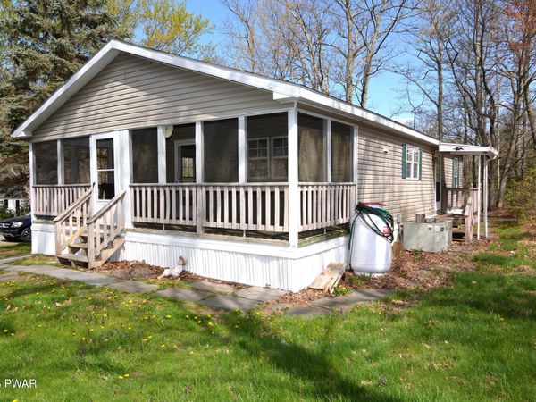 104 Yellow Pine Court, Tafton, PA 18464