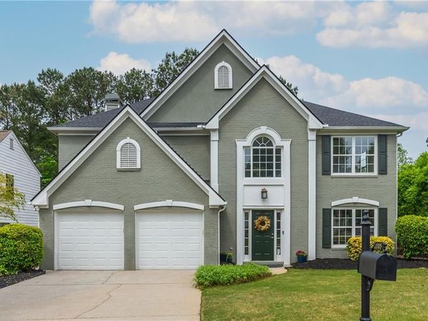 1005 Crabapple Lake Circle, Roswell, GA 30076