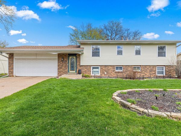10203 Raven Street NW, Coon Rapids, MN 55433