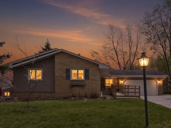 7925 29th Avenue N, New Hope, MN 55427