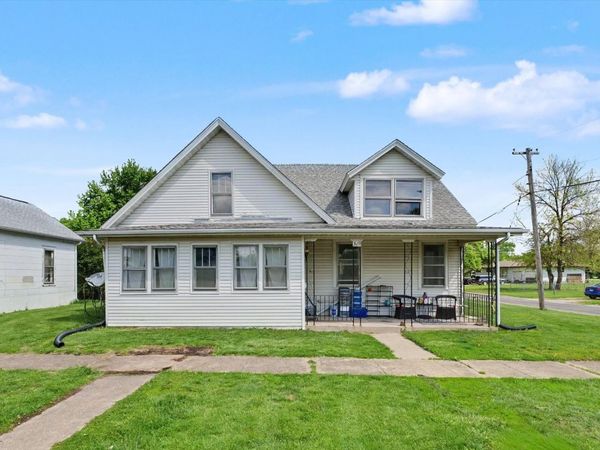 519 E Allen Street , Farmer City, IL 61842