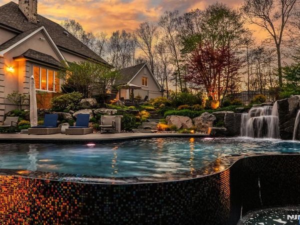9 Pennbrook Court, Montville Township, NJ 07005