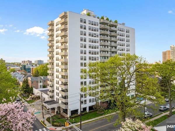 1600 Center Avenue 2A, Unit 2A, FORT LEE, NJ 07024