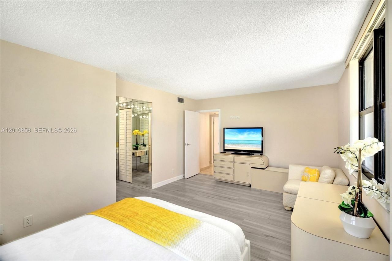 2301 S Ocean Dr , Unit 2603, Hollywood, FL 33019 Photo