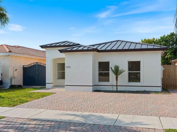 7978 NW 200th St , Hialeah, FL 33015