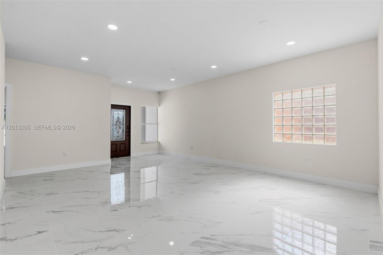 7978 NW 200th St , Hialeah, FL 33015 Photo