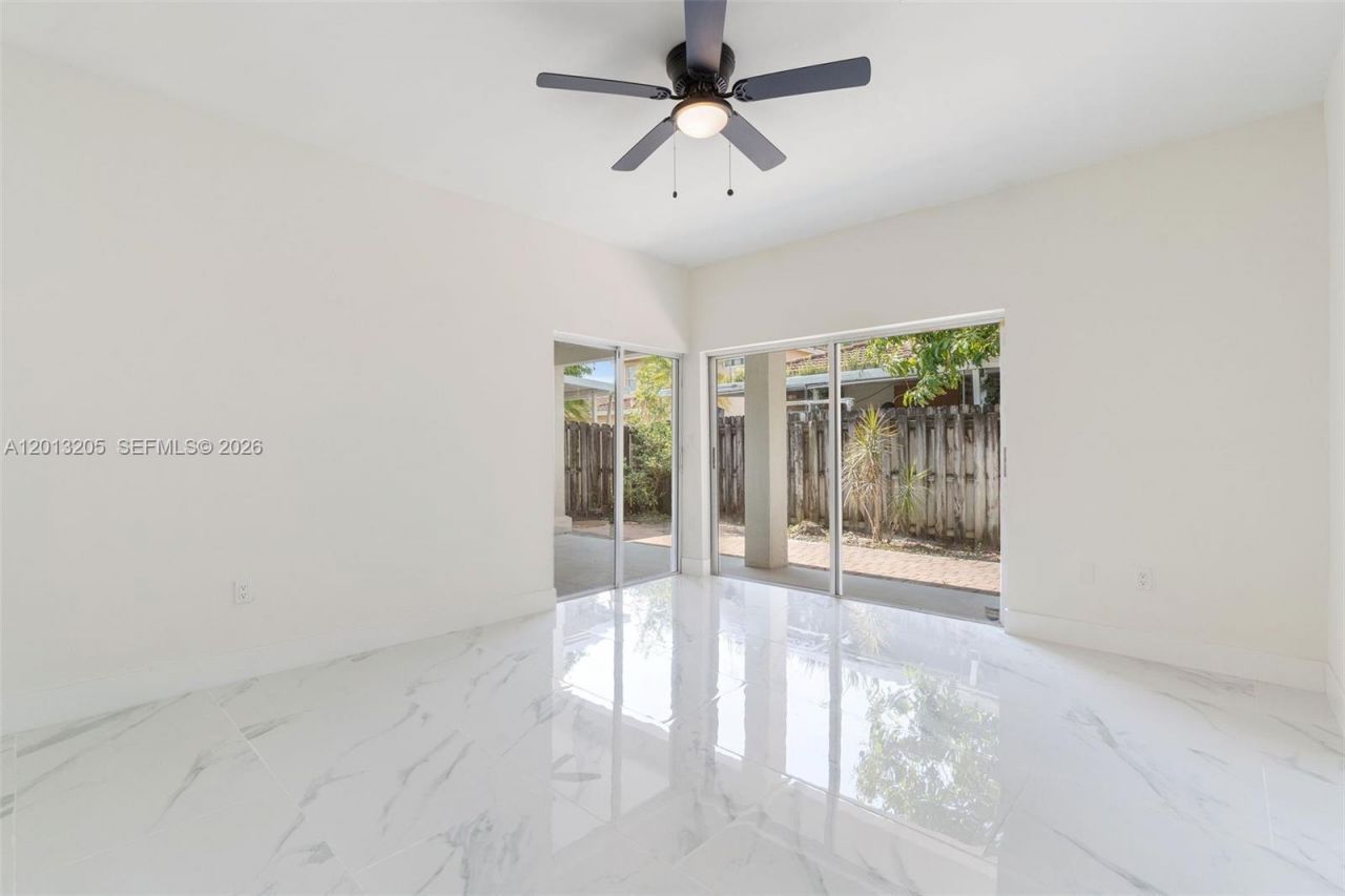 7978 NW 200th St , Hialeah, FL 33015 Photo