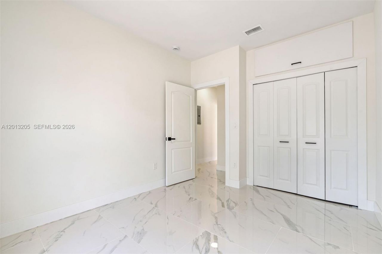 7978 NW 200th St , Hialeah, FL 33015 Photo