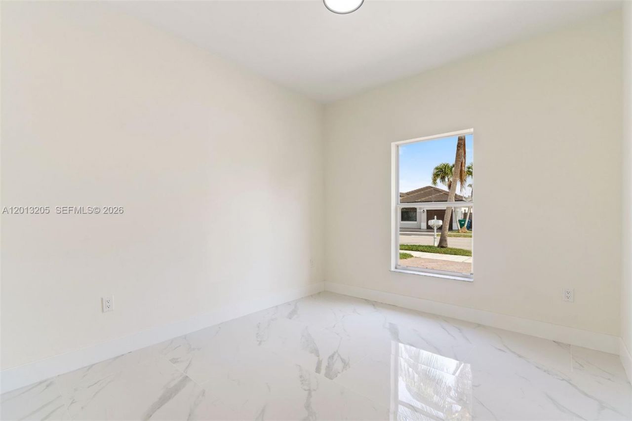 7978 NW 200th St , Hialeah, FL 33015 Photo