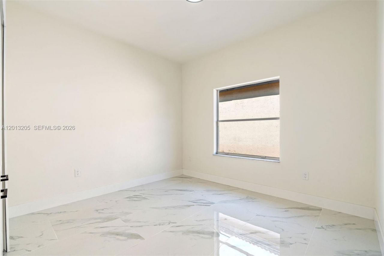 7978 NW 200th St , Hialeah, FL 33015 Photo