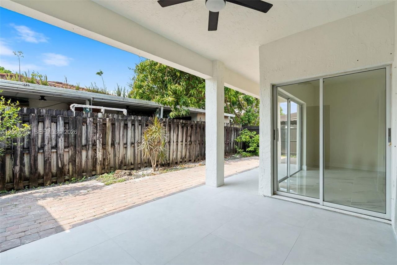 7978 NW 200th St , Hialeah, FL 33015 Photo