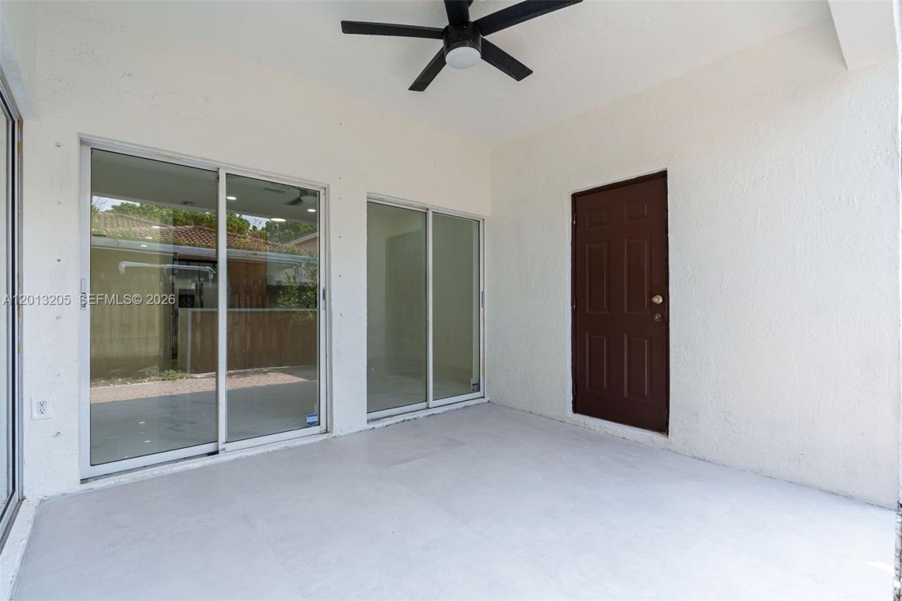 7978 NW 200th St , Hialeah, FL 33015 Photo