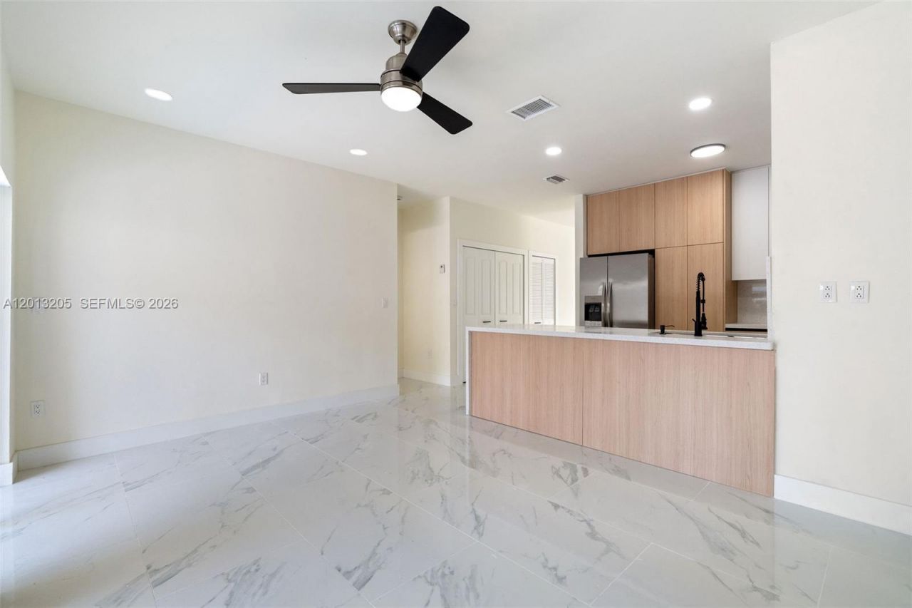 7978 NW 200th St , Hialeah, FL 33015 Photo