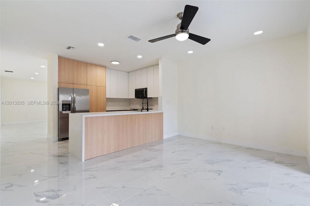 7978 NW 200th St , Hialeah, FL 33015 Photo