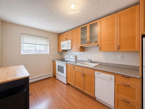 28 Westgate Rd, Unit 5, Boston, MA 02467