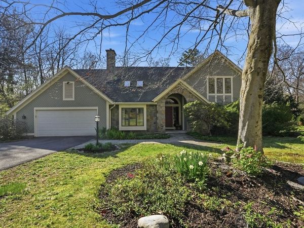 28 Trillium Way, Amherst, MA 01002