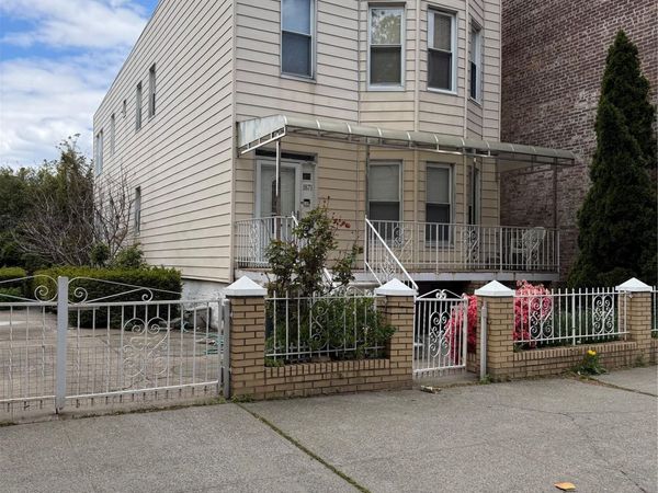 1871 Matthews Avenue , Bronx, NY 10462