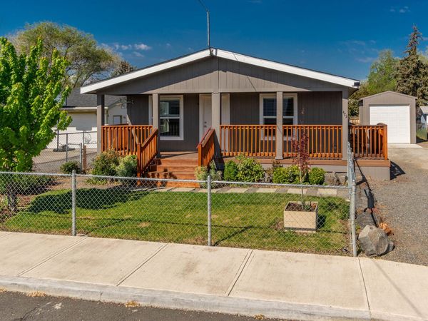 472 SE 7th Street, Madras, OR 97741