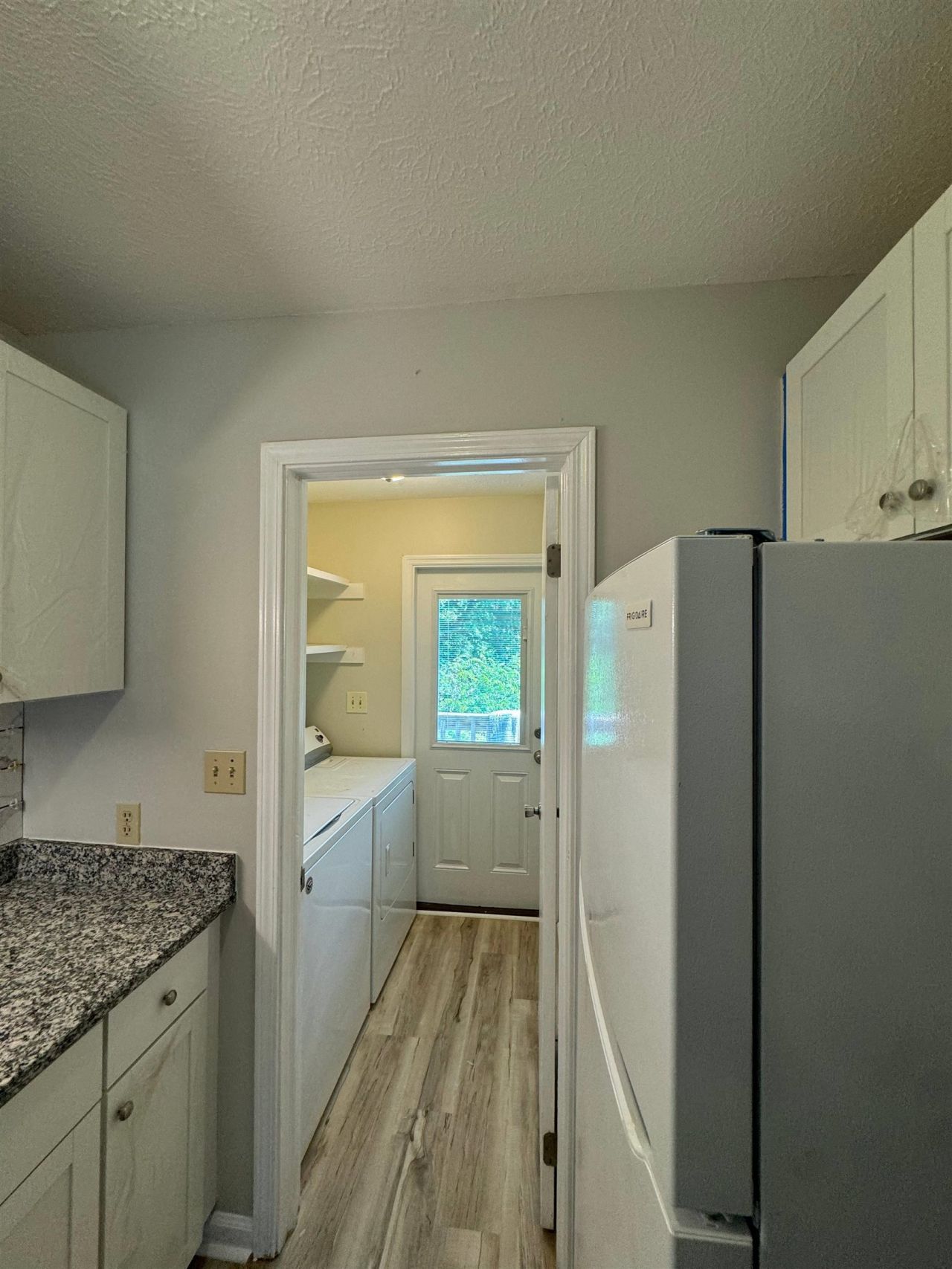 209 Cedar St.  Photo 4