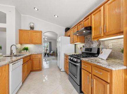 6616 Eskridge Way, Elk Grove, CA 95758 Photo
