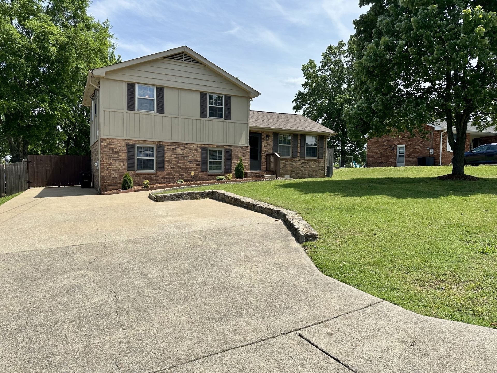 106 Overlook Dr, Hendersonville, TN 37075 Main Photo