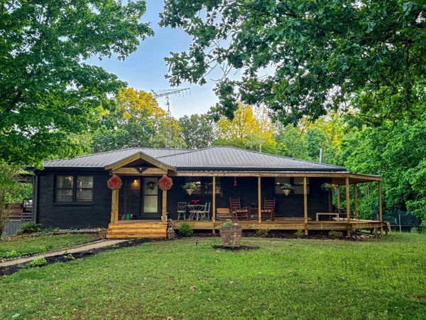 1025 Cavanah Ln , Hopkinsville, KY 42240