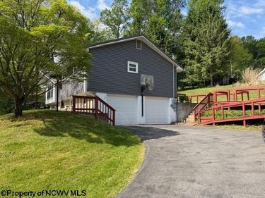 169 Evergreen Circle, Philippi, WV 26416