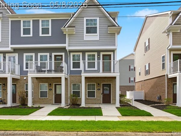 402 Jeff Keeton Drive, Hazel Park, MI 48030