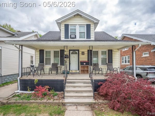 7276 Engleman, Center Line, MI 48015
