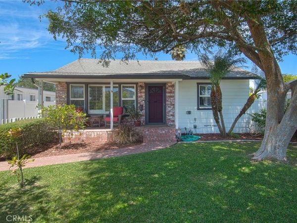 1925 Fullerton Avenue, Costa Mesa, CA 92627