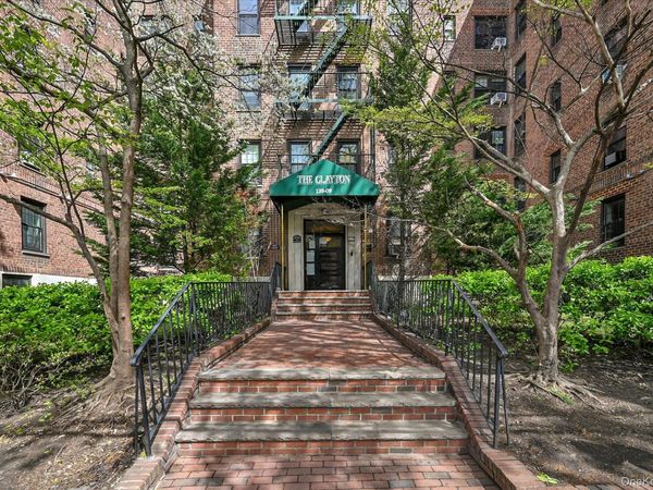 139-09 84 Drive , Unit 608, Briarwood, NY 11435