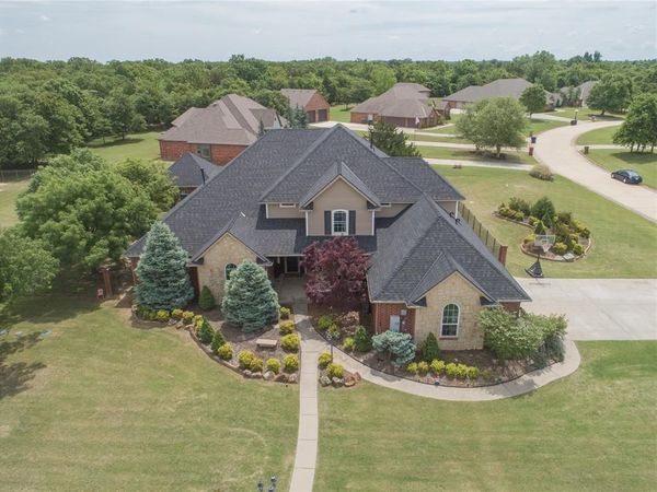 4000 Newburg Drive, Choctaw, OK 73020