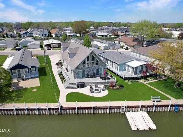 1531 N Compass Avenue , Port Clinton, OH 43452