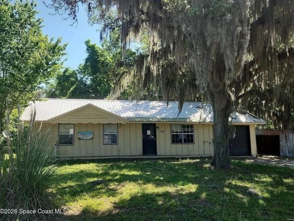 108 River Road Drive , Palatka, FL 32177
