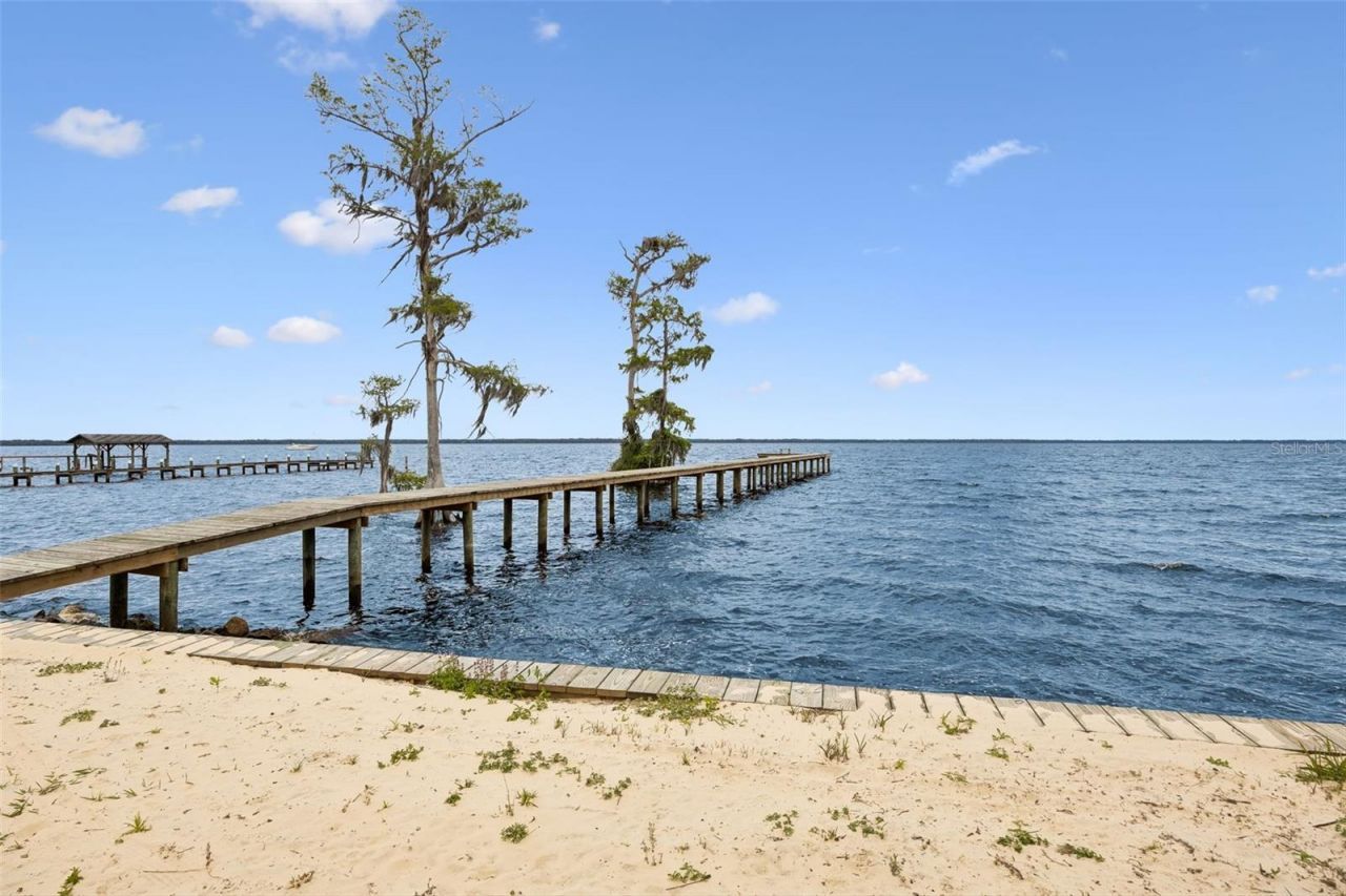 102 Sandra Lane , Crescent City, FL 32112 Photo