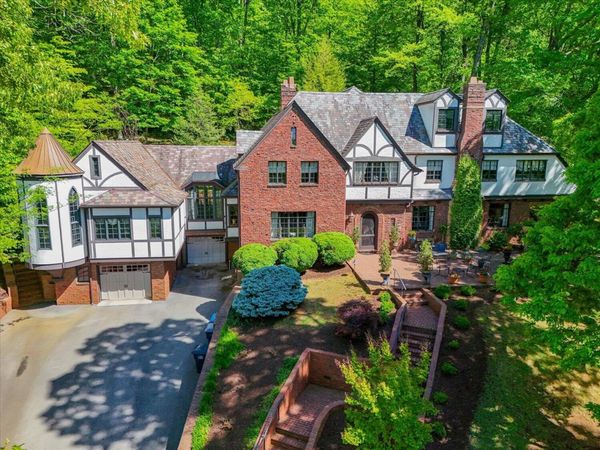 2412 Robin Hood RD SE, Roanoke, VA 24014