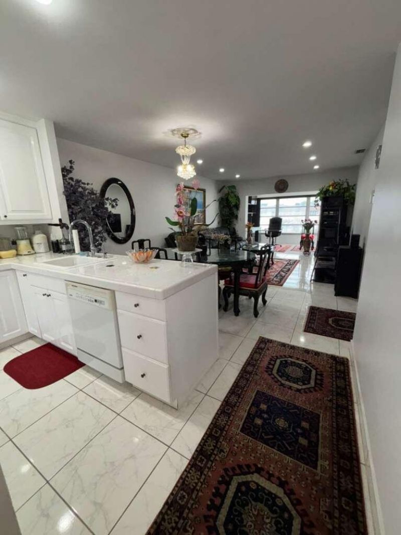 4706 NW 36th Street, Unit 605, Lauderdale Lakes, FL 33319 Photo