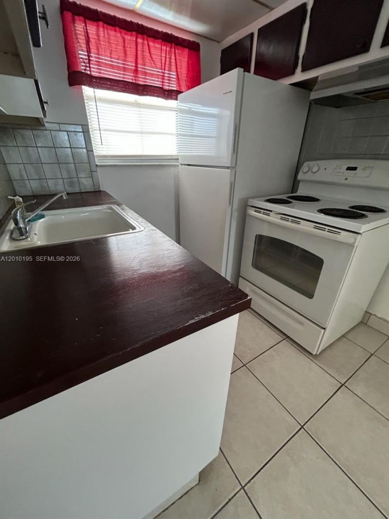 2145 Pierce Street, Unit 417, Hollywood, FL 33020 Photo