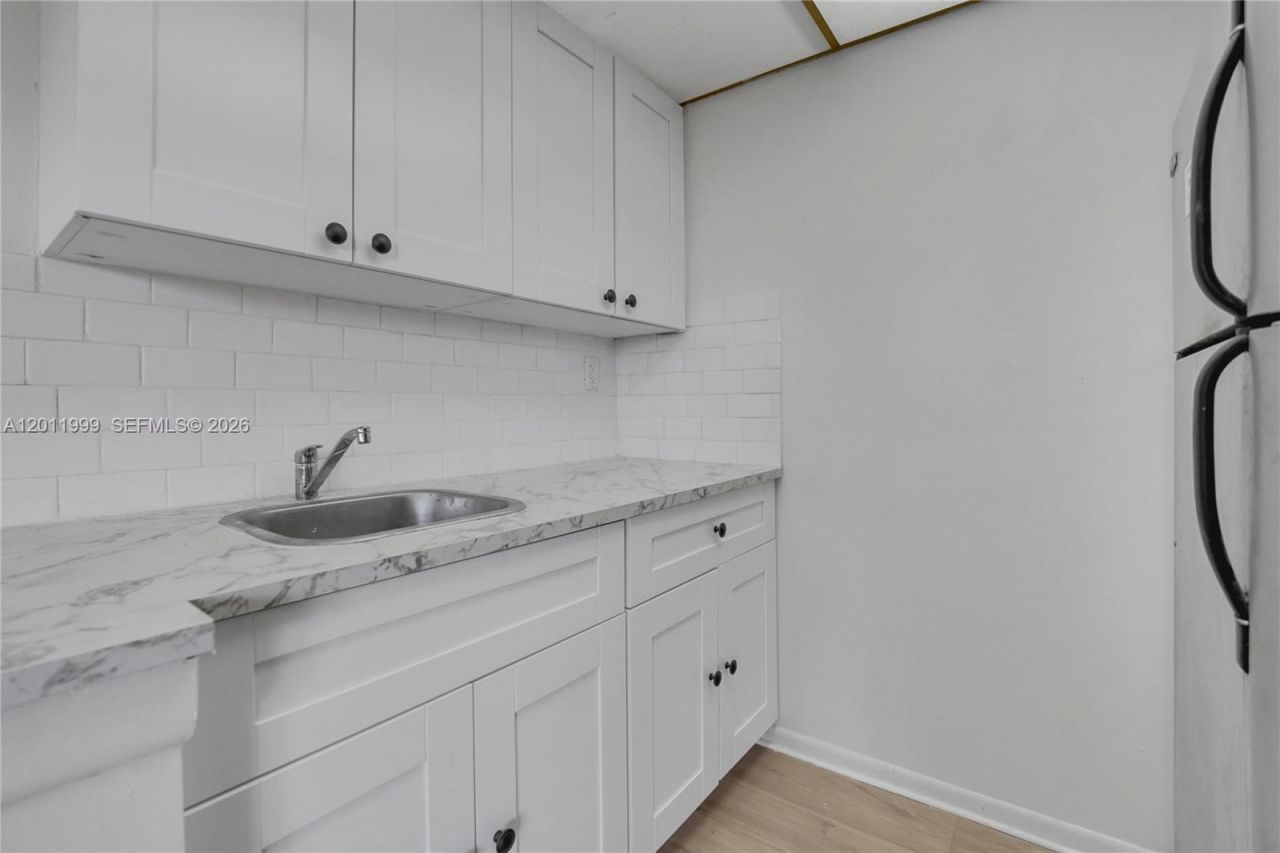 2145 Pierce Street , Unit 418, Hollywood, FL 33020 Photo