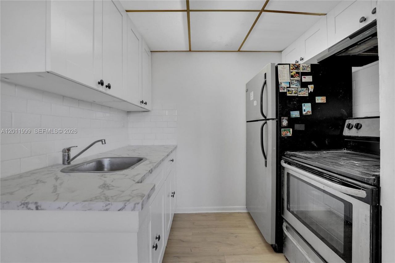 2145 Pierce Street , Unit 418, Hollywood, FL 33020 Photo