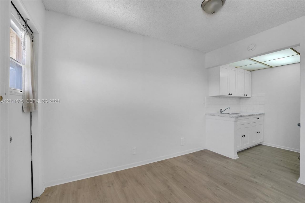 2145 Pierce Street , Unit 418, Hollywood, FL 33020 Photo