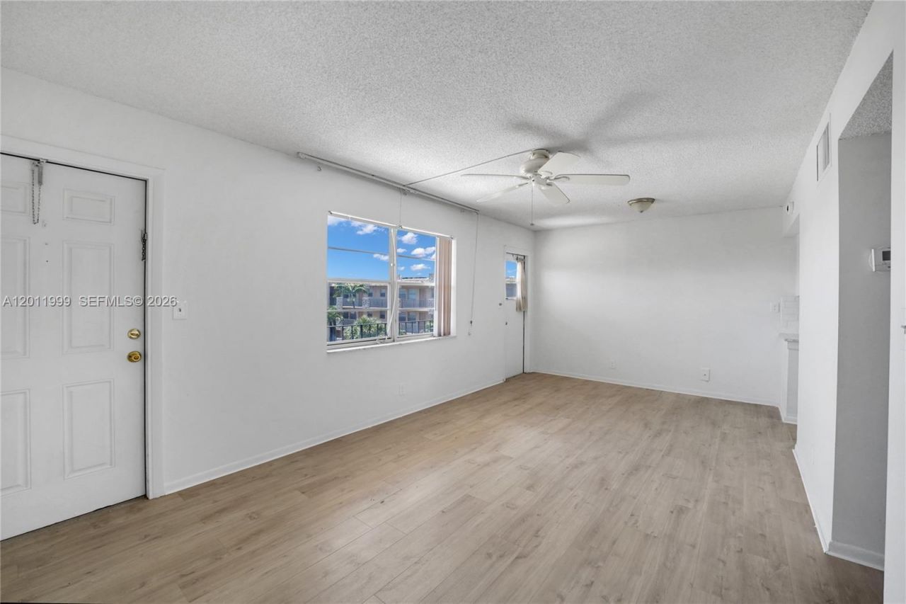 2145 Pierce Street , Unit 418, Hollywood, FL 33020 Photo