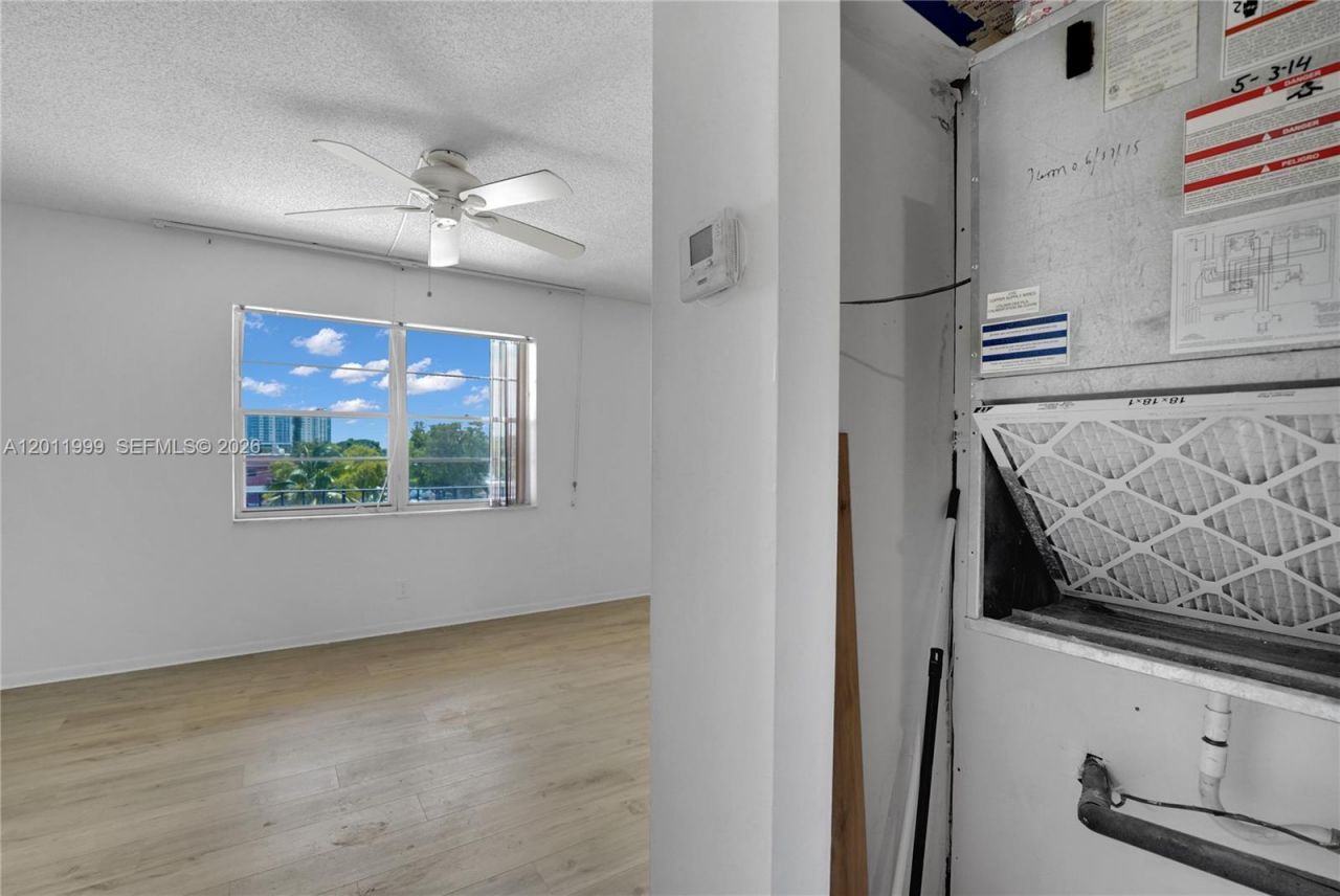 2145 Pierce Street , Unit 418, Hollywood, FL 33020 Photo