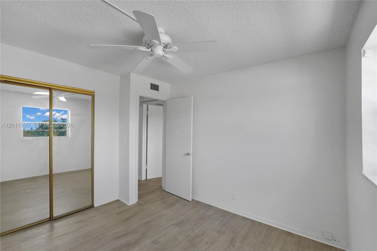 2145 Pierce Street , Unit 418, Hollywood, FL 33020 Photo
