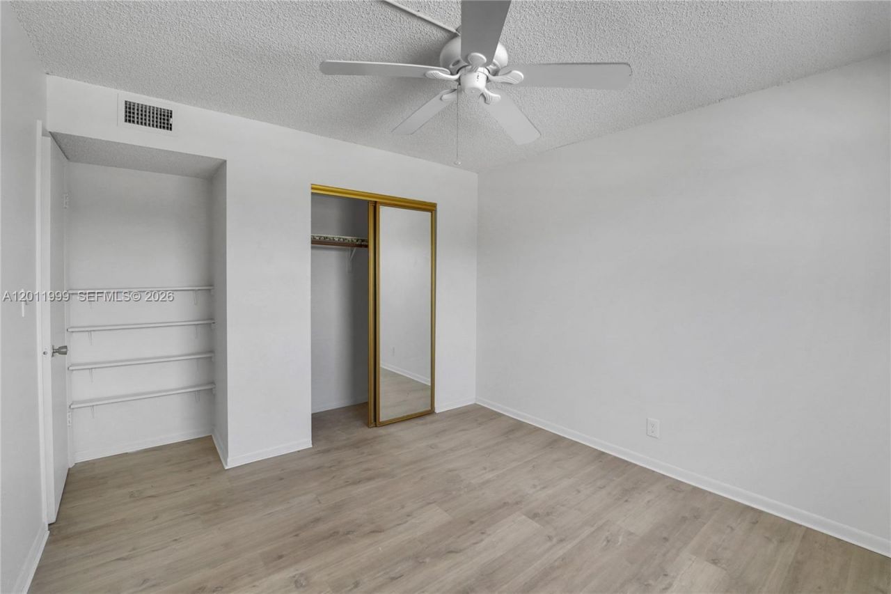2145 Pierce Street , Unit 418, Hollywood, FL 33020 Photo