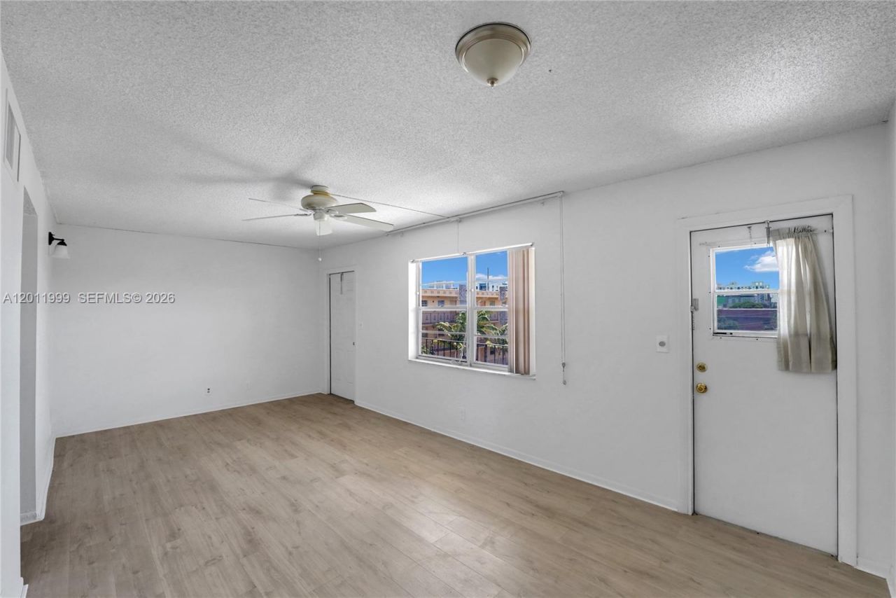 2145 Pierce Street , Unit 418, Hollywood, FL 33020 Photo